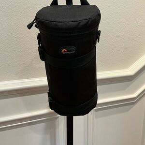 Lowepro Black Cylindrical Lens Case with Carry Strap
